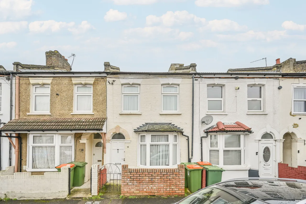 2 bed house for sale, London, E13