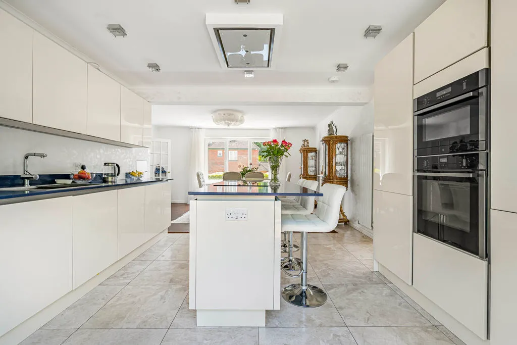 Turnoak Avenue, Woking, GU22, photo 6
