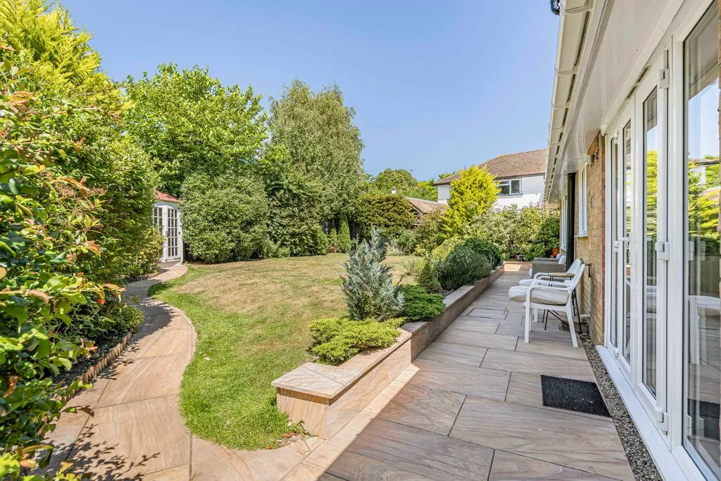 Turnoak Avenue, Woking, GU22, photo 4