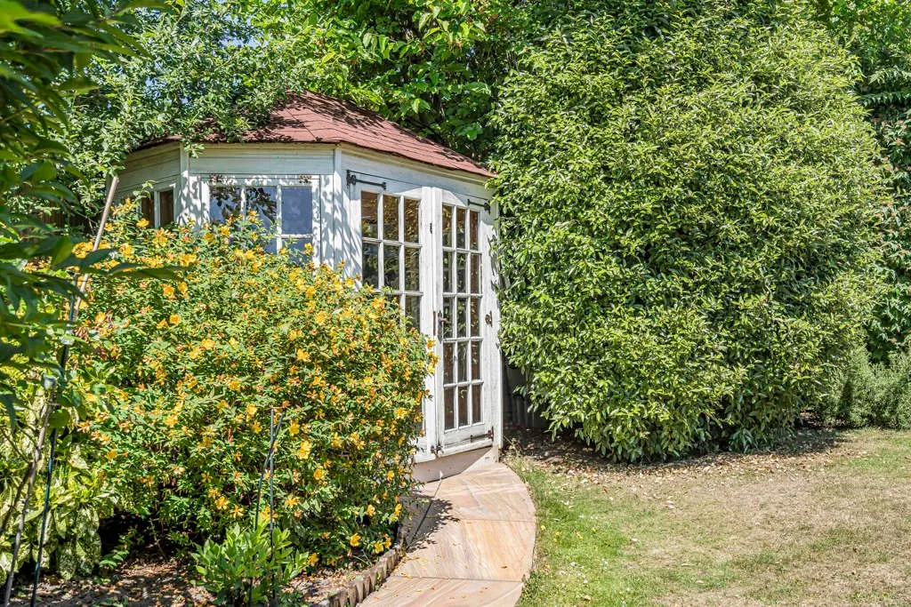Turnoak Avenue, Woking, GU22, photo 32
