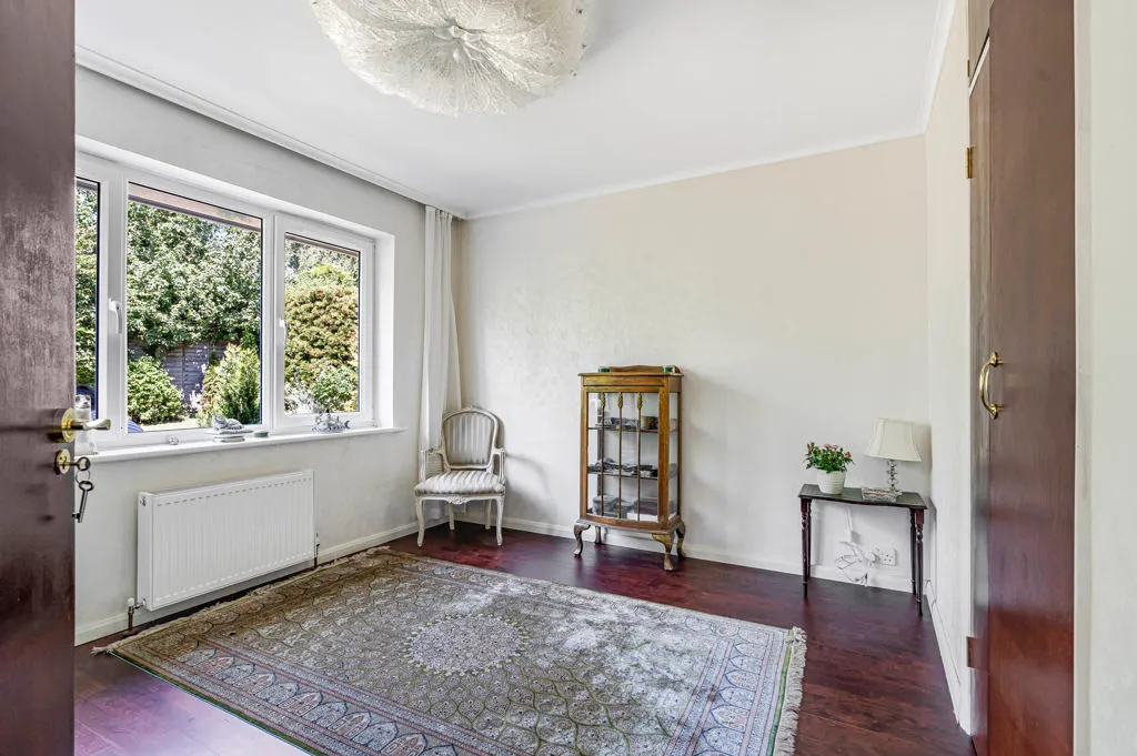 Turnoak Avenue, Woking, GU22, photo 14