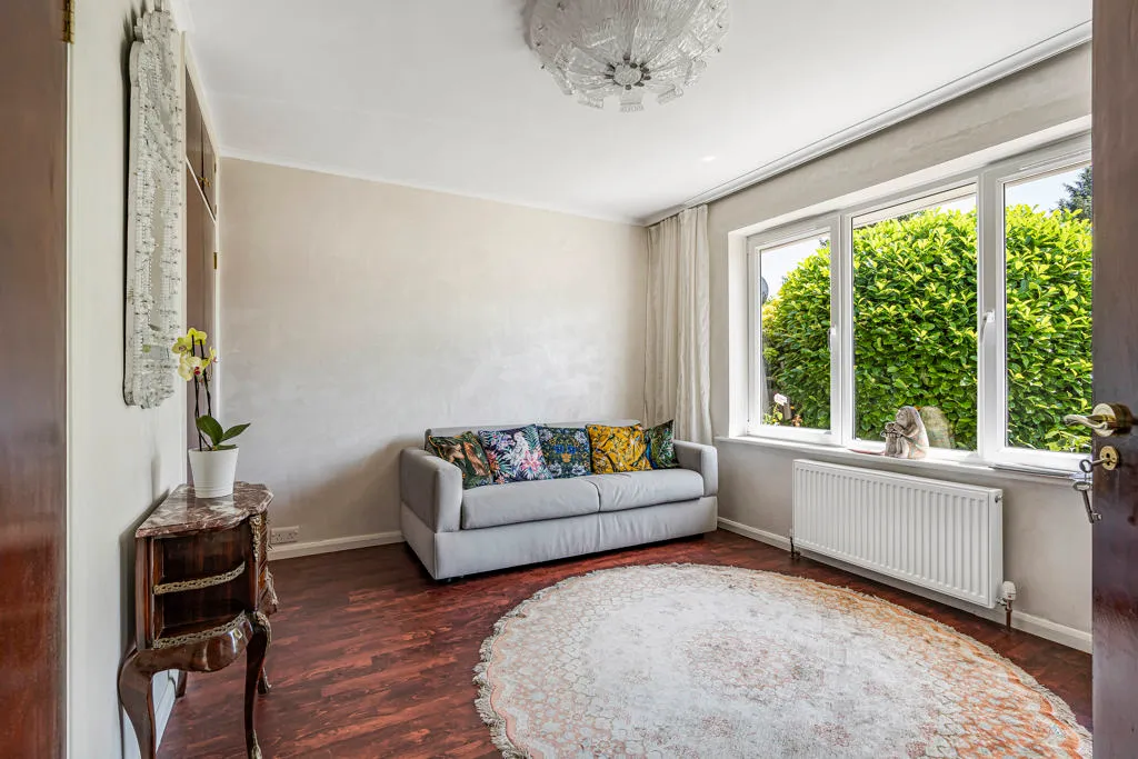 Turnoak Avenue, Woking, GU22, photo 13