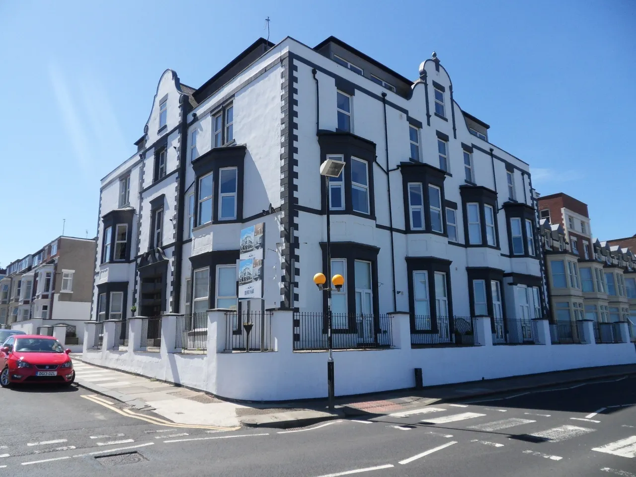 2 bed flat to rent — Montague Apartments, Whitley Bay