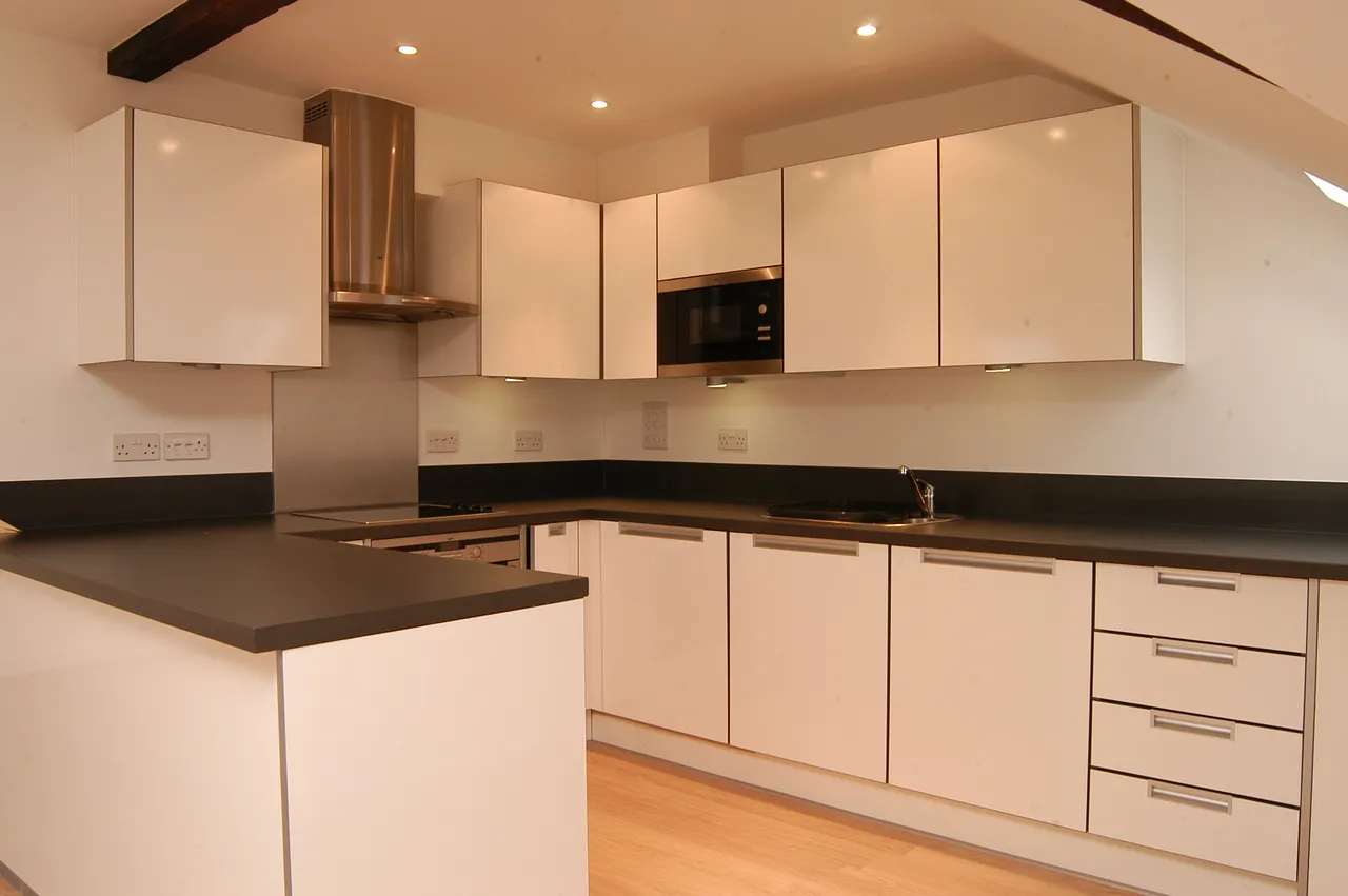 Mitcham, CR4, photo 5