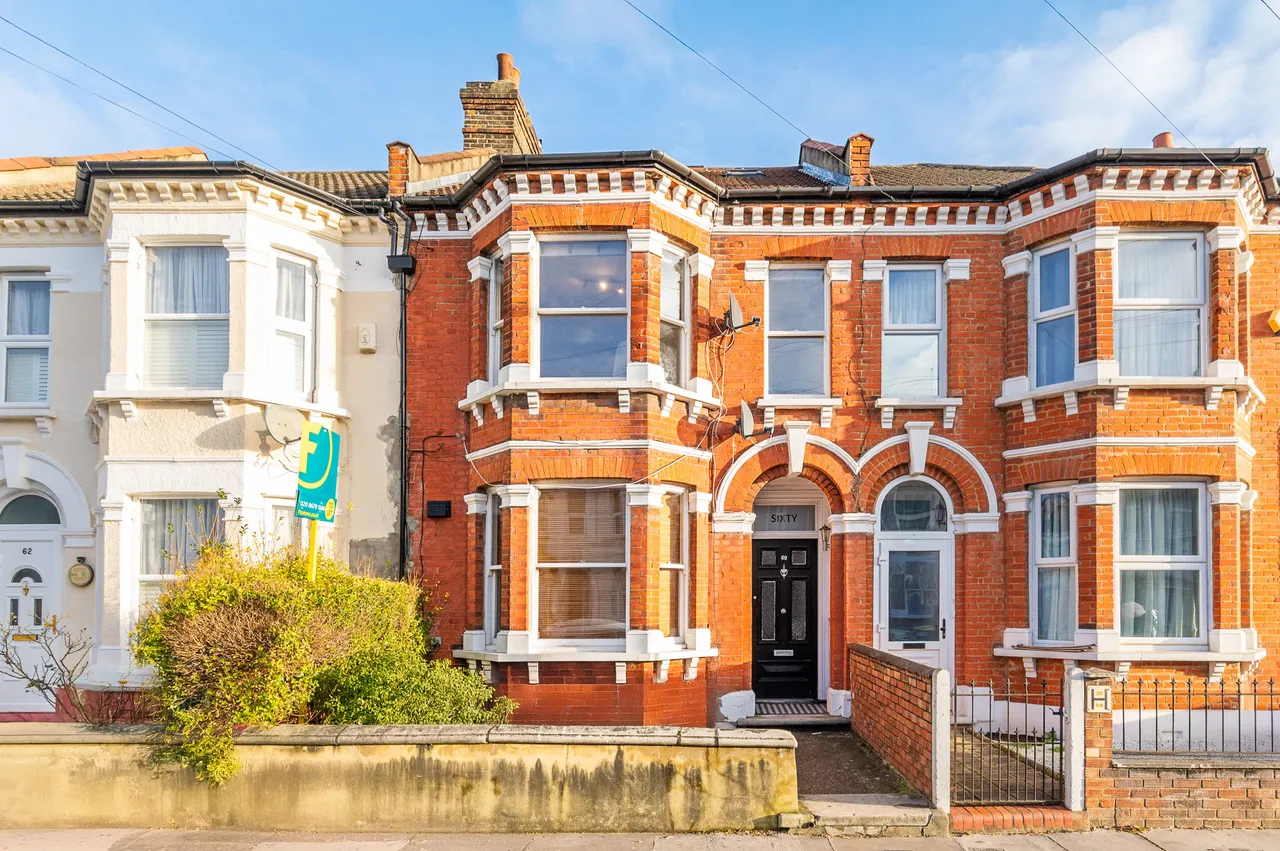 2 bed flat to rent — 60b Gonville Road, Thornton Heath