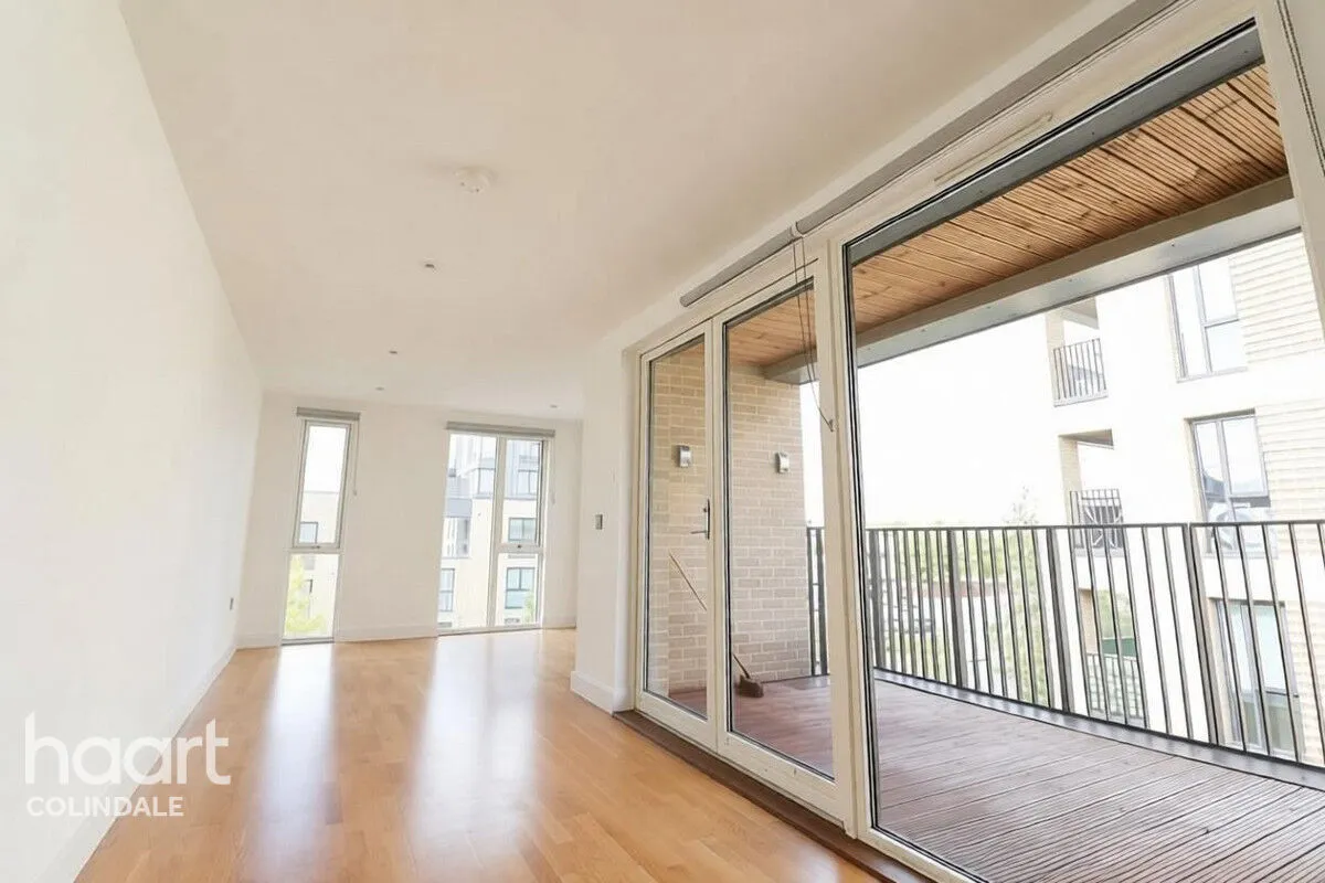 Bristol Avenue, London, NW9, photo 3