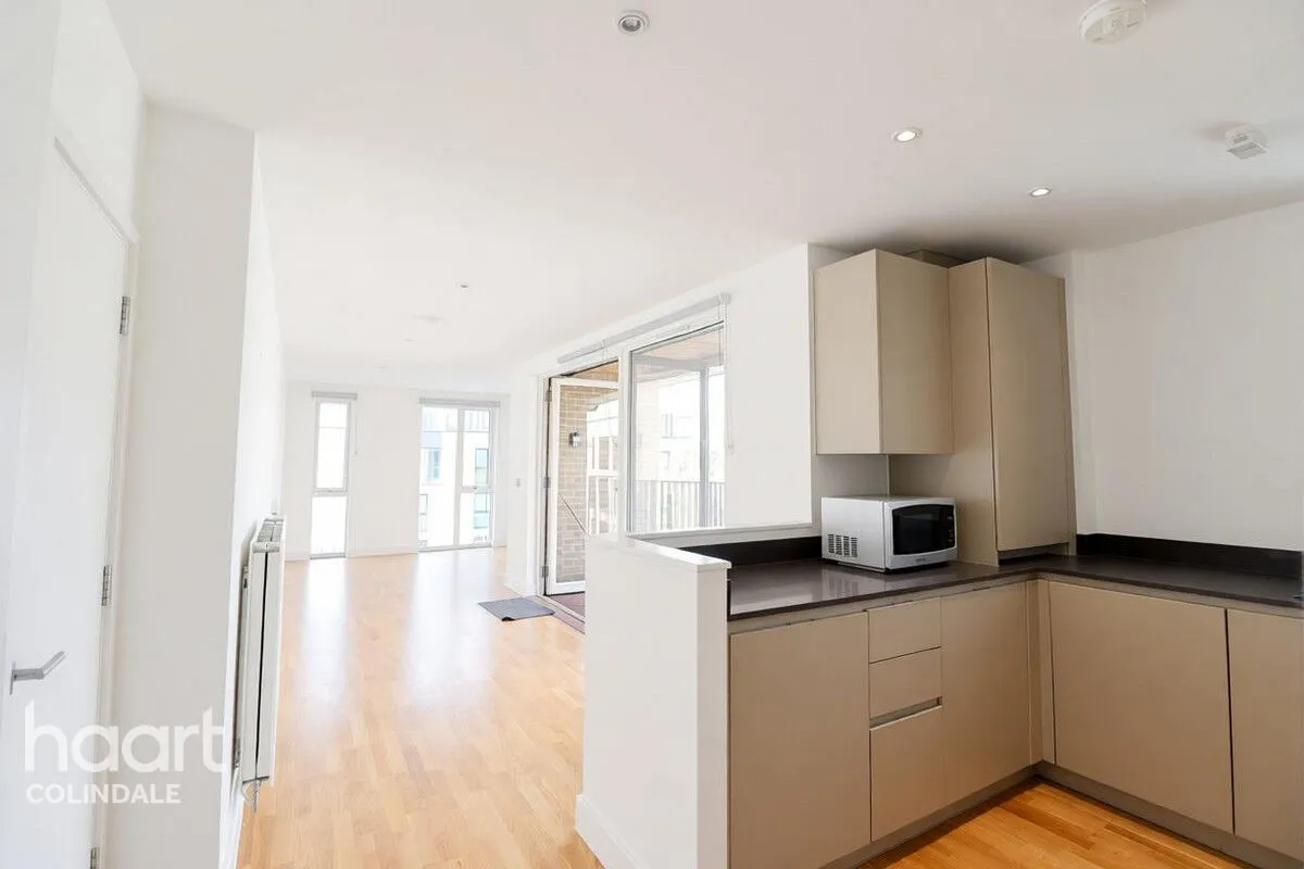 Bristol Avenue, London, NW9, photo 7