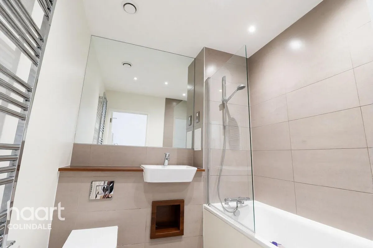 Bristol Avenue, London, NW9, photo 11