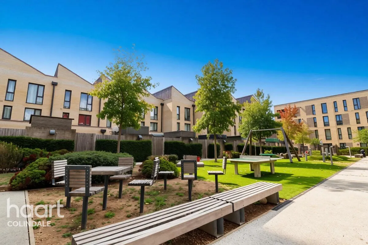 Bristol Avenue, London, NW9, photo 13