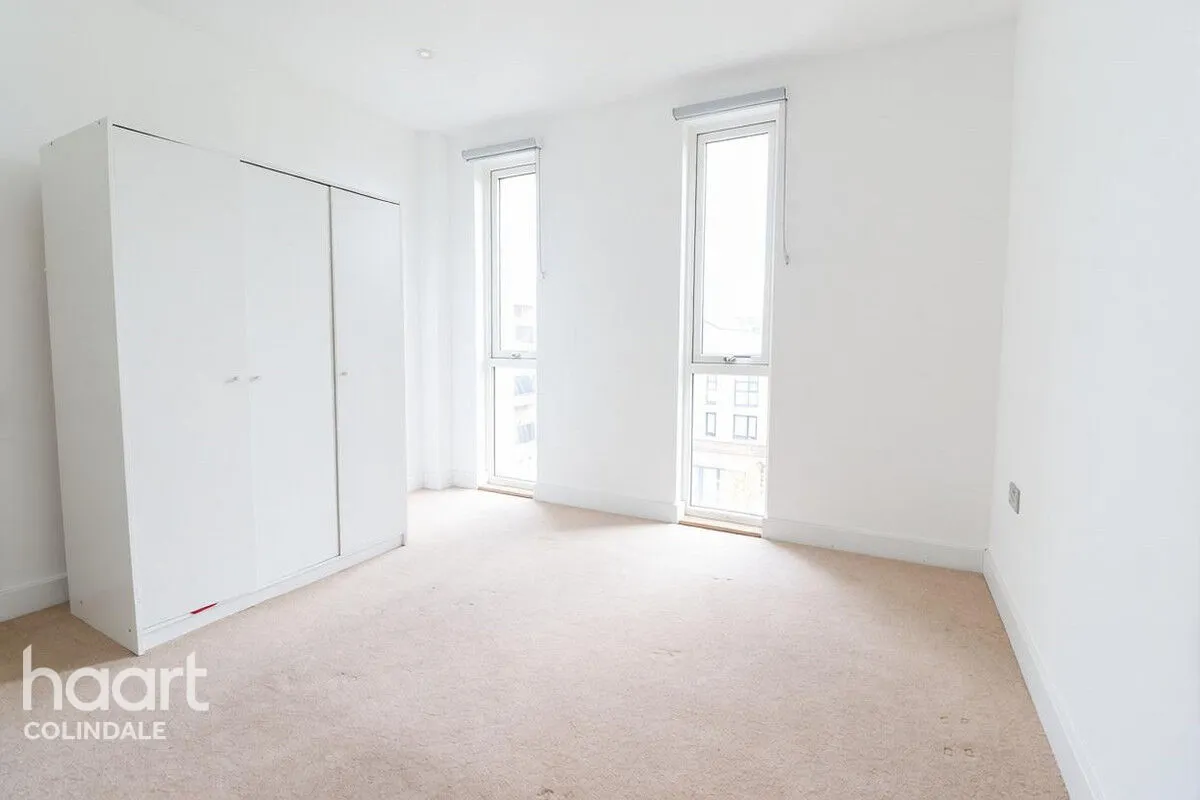Bristol Avenue, London, NW9, photo 9