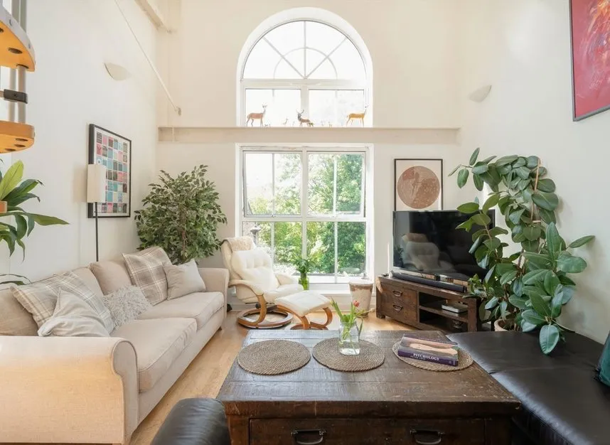2 bed flat for sale — Defoe Road, Stoke Newington, N16