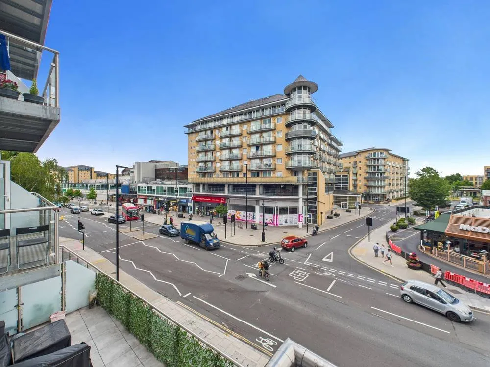2 bed high street, feltham, middlesex,tw13 for sale, Feltham, Middlesex