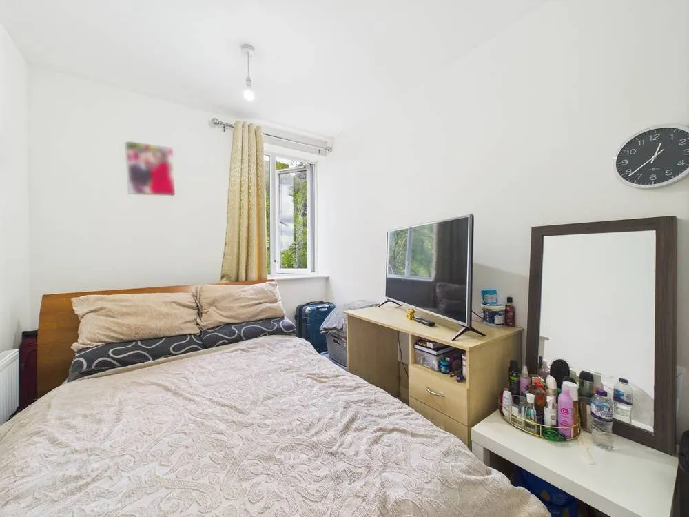 Feltham, Middlesex, photo 4