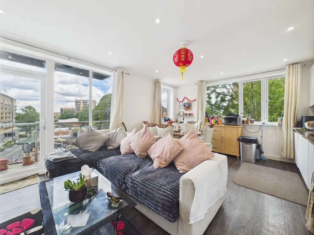 Feltham, Middlesex, photo 5