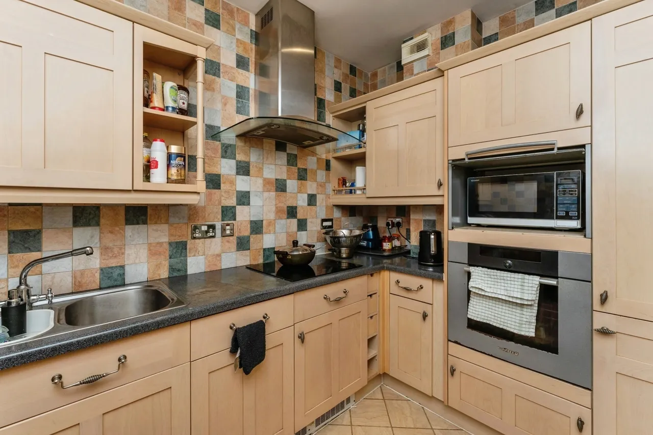 Foregate Street, Chester, CH1, photo 4