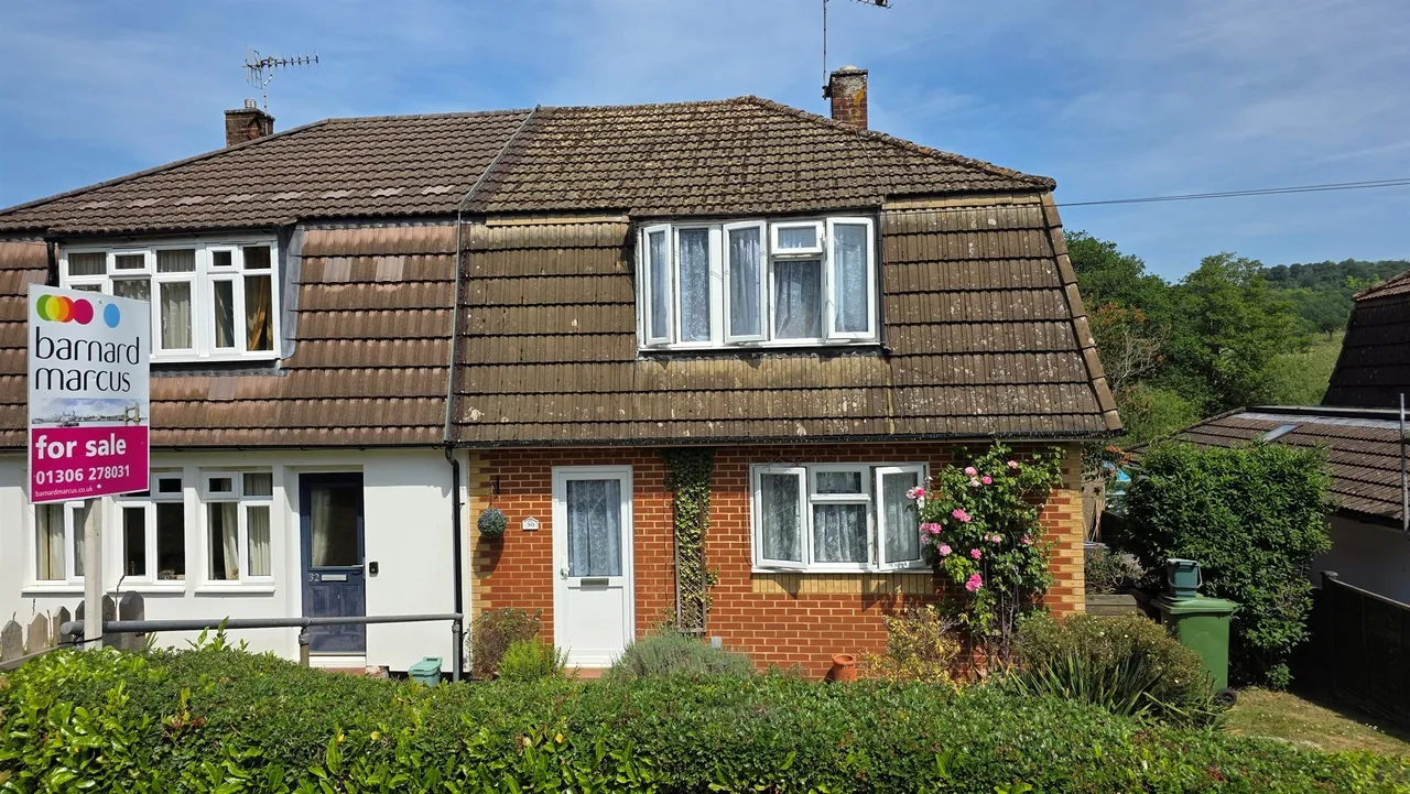 3 bed house for sale — Springfield Road, Westcott, Dorking