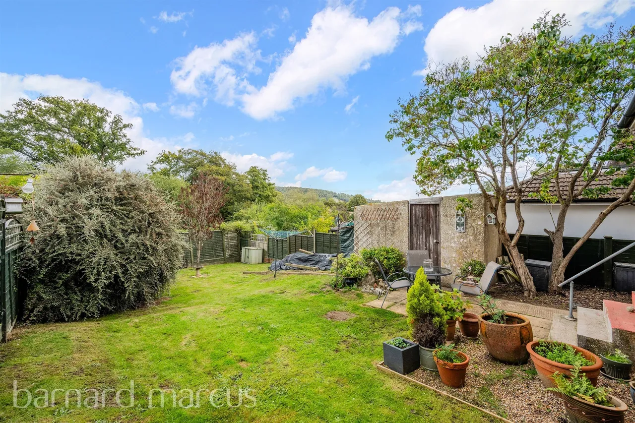 Springfield Road, Westcott, Dorking, photo 2