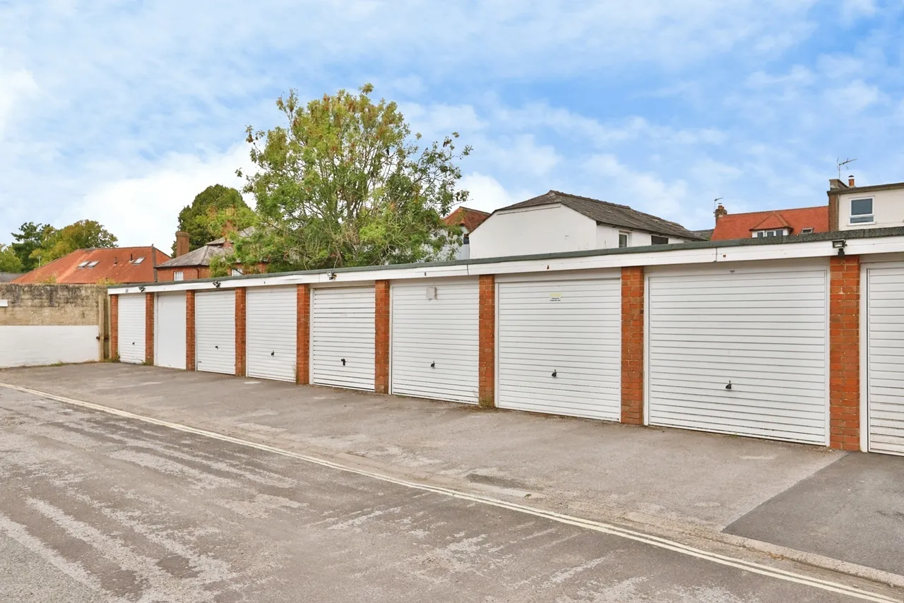 Strides Lane, Ringwood, BH24, photo 8