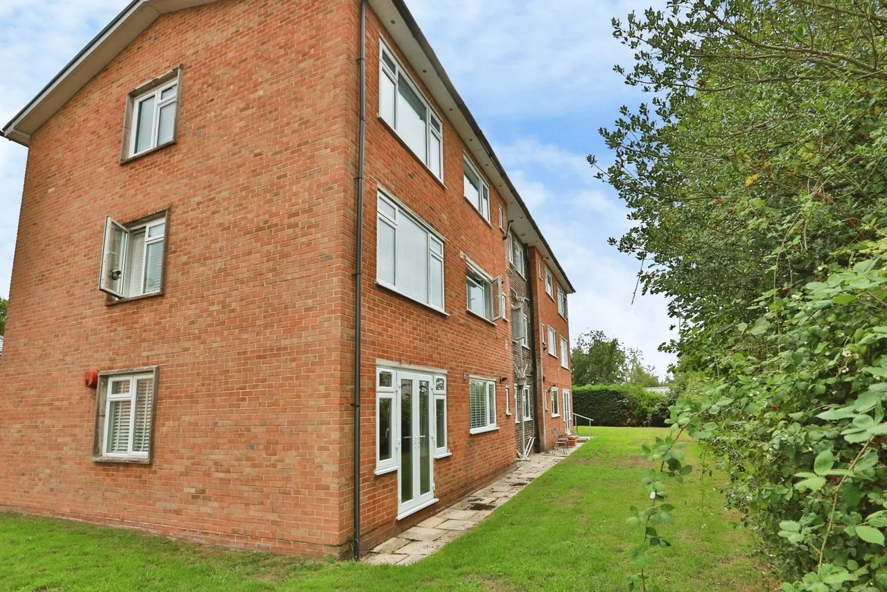 Strides Lane, Ringwood, BH24, photo 5