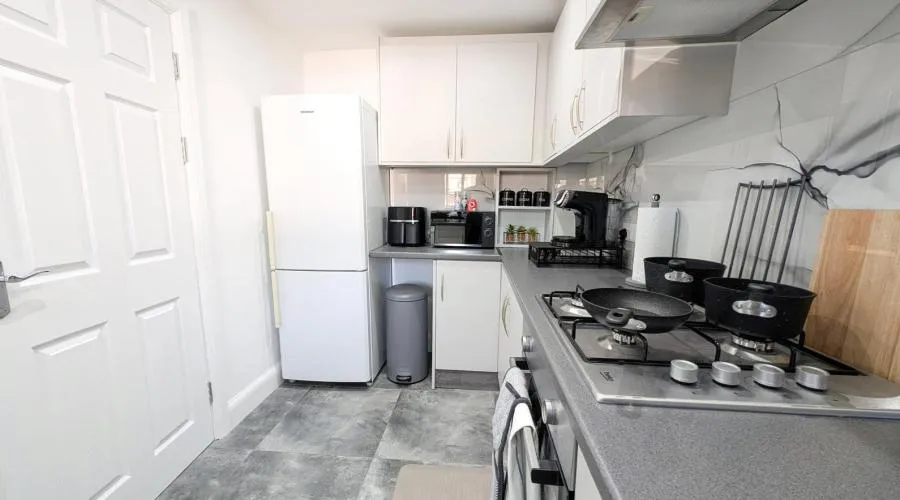 Peel Court, Slough, SL1, photo 3