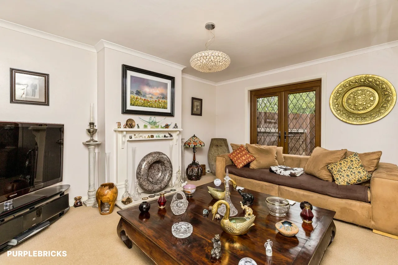 Bethune Road, Horsham, RH13, photo 2