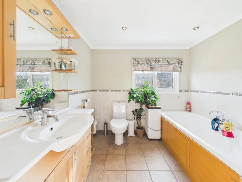Pineway, Abbeydale, photo 14