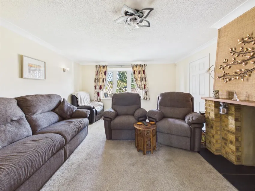 Pineway, Abbeydale, photo 9