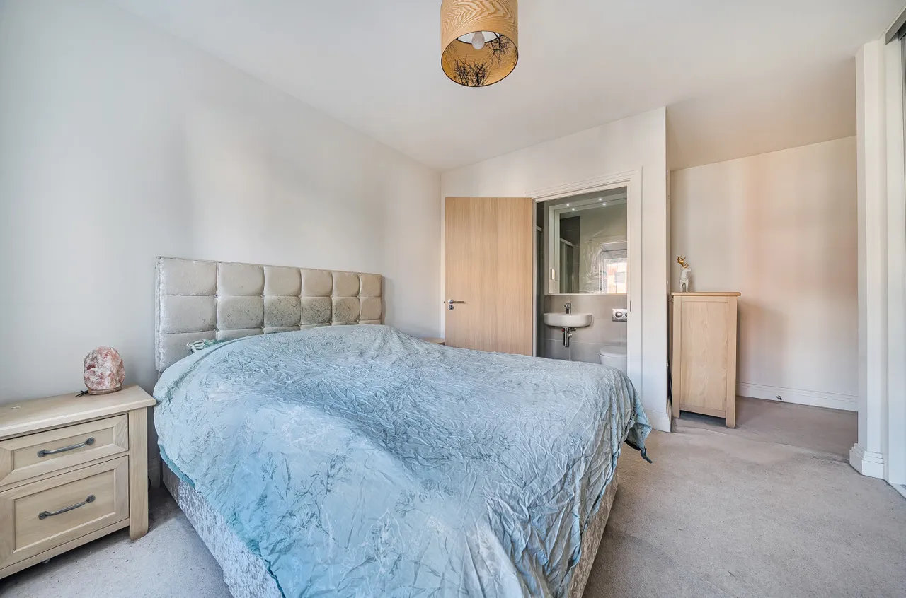 London Road, Binfield, Bracknell, Berkshire, RG42 4FG, photo 5