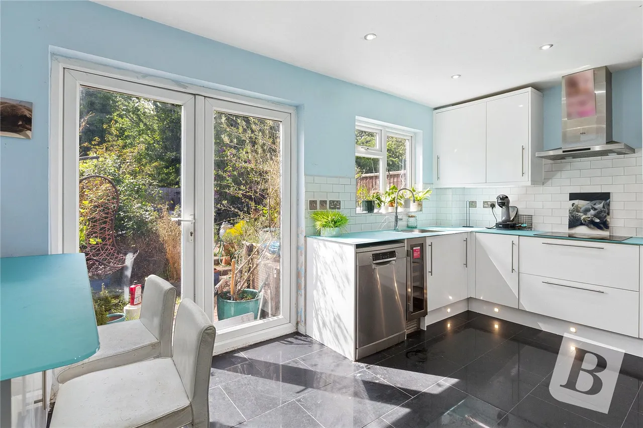 Copperfields Way, Romford, RM3, photo 8