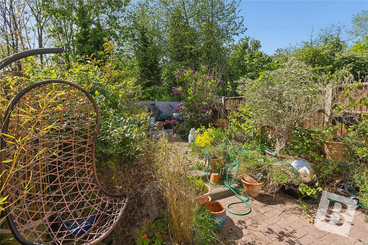 Copperfields Way, Romford, RM3, photo 10