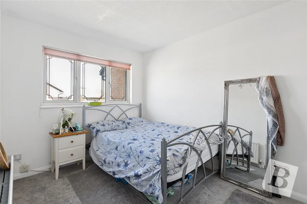 Copperfields Way, Romford, RM3, photo 5