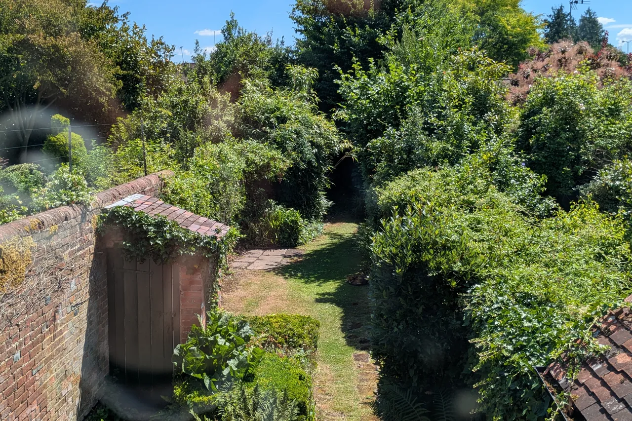 Causeway, Horsham, RH12, photo 10
