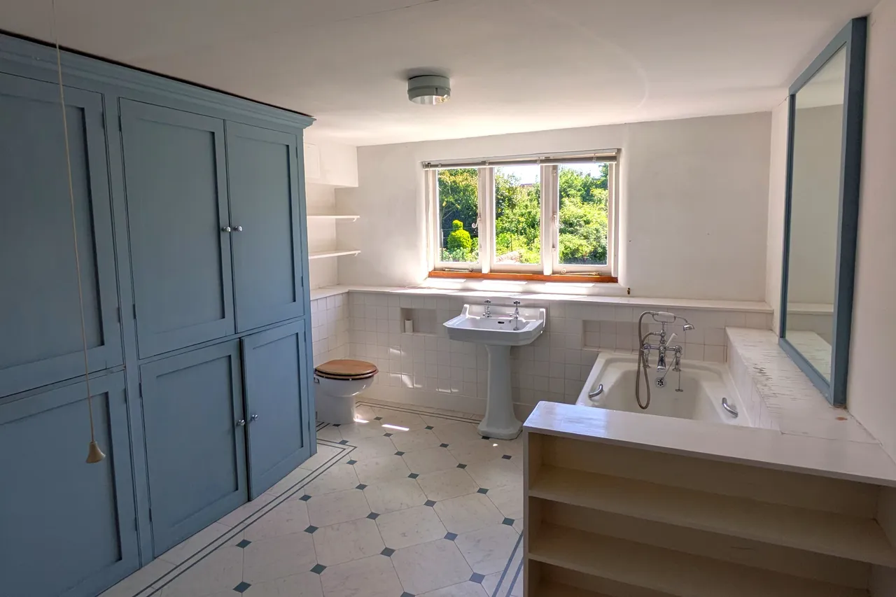 Causeway, Horsham, RH12, photo 7