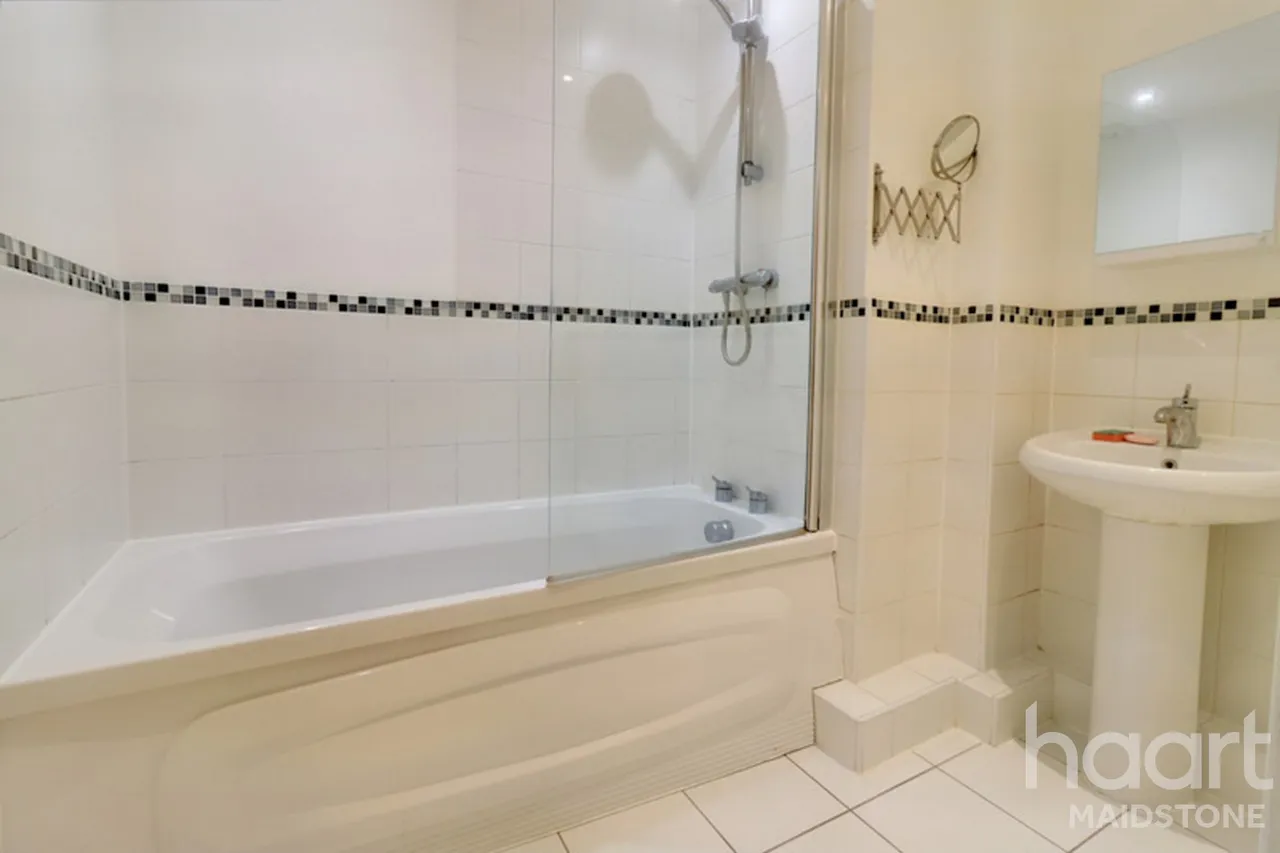 Orchard Close, Maidstone, ME15, photo 9