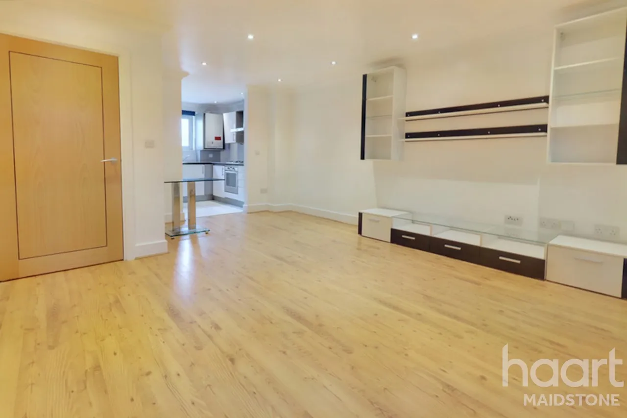 Orchard Close, Maidstone, ME15, photo 5