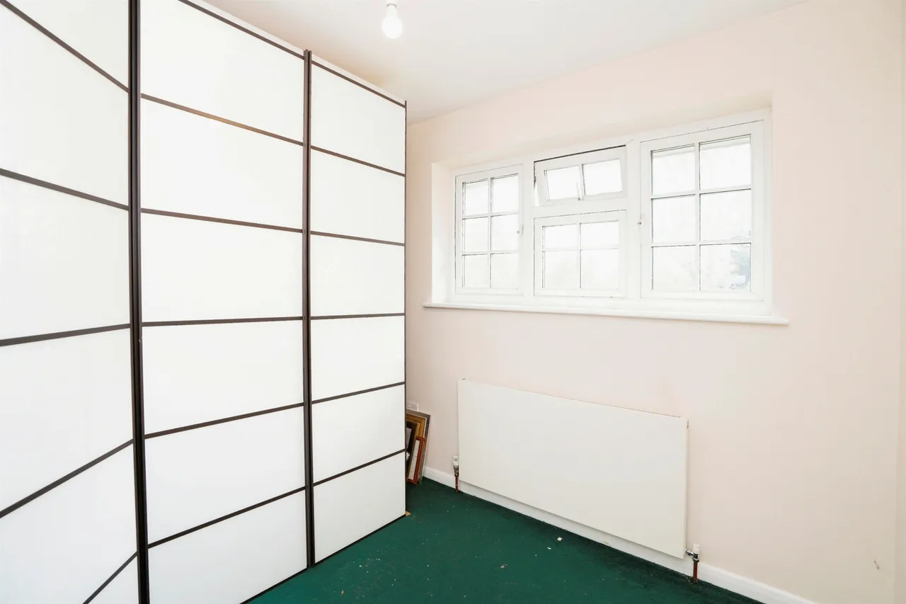 Front Street, Slip End, LU1, photo 11