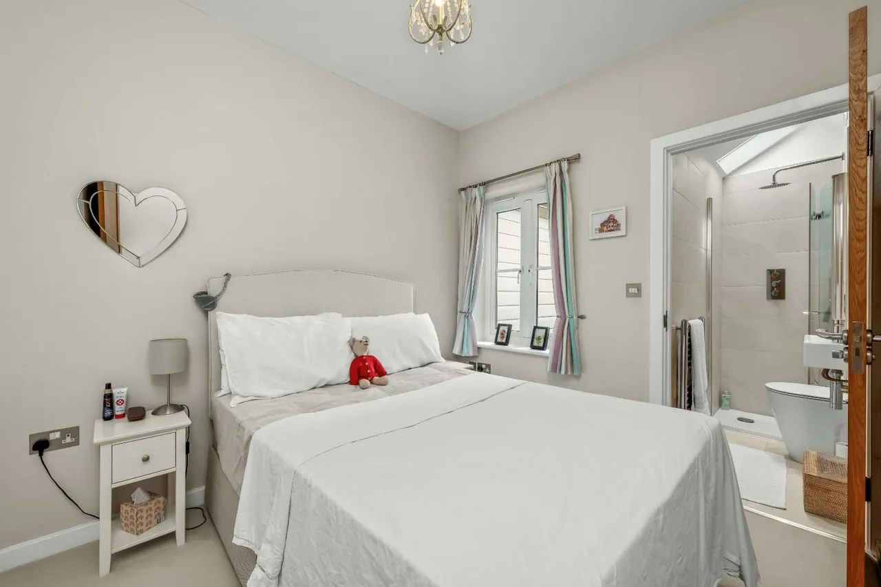 Chobham Road, Ascot, Berkshire, SL5 0HE, photo 6