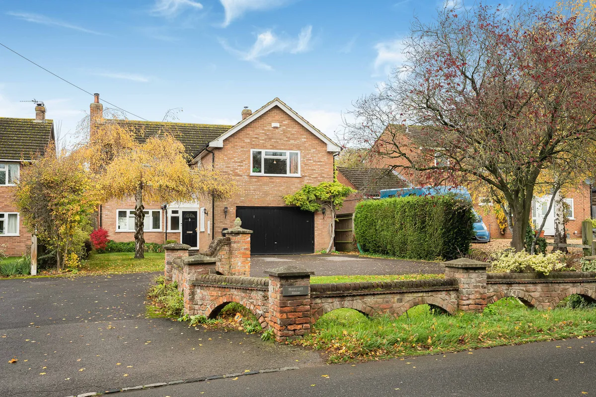 Grendon Road, Edgcott, photo 5