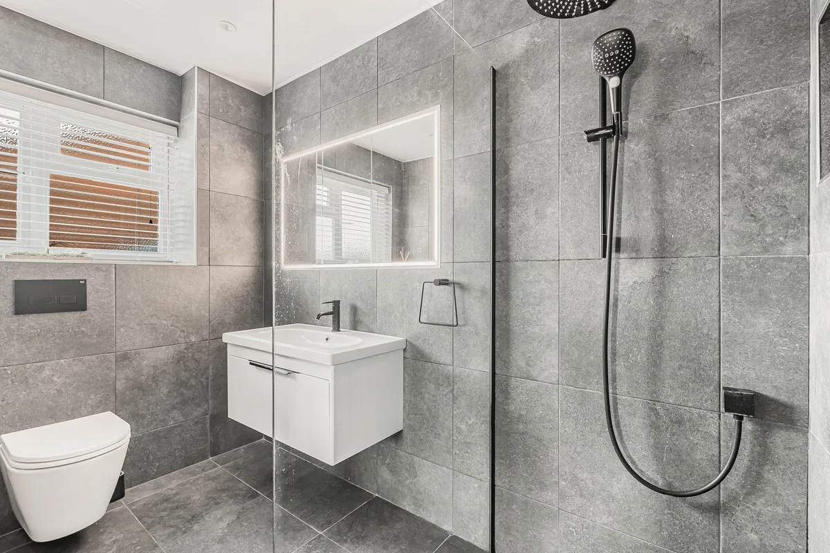 Grendon Road, Edgcott, photo 27