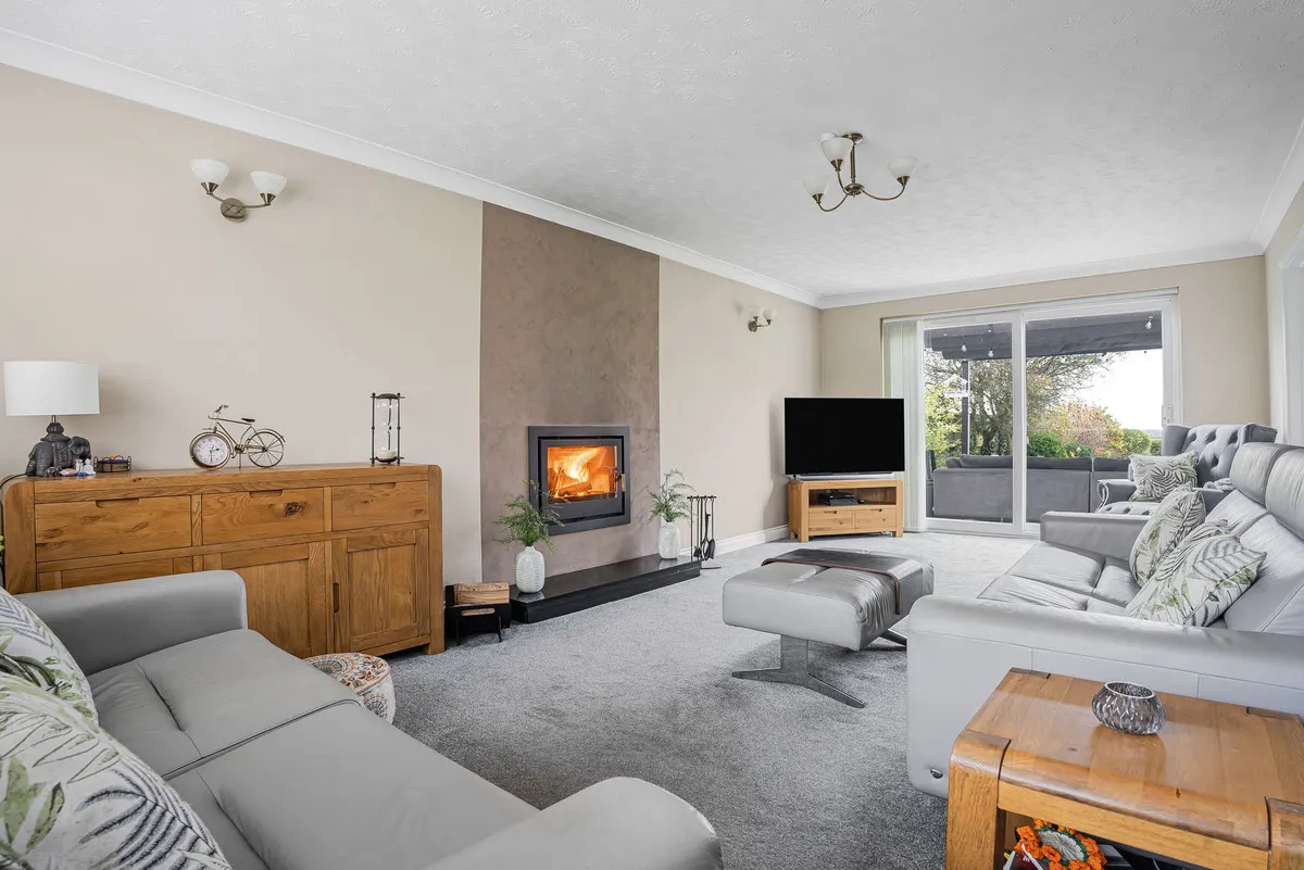 Grendon Road, Edgcott, photo 2