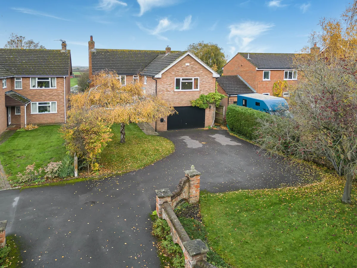Grendon Road, Edgcott, photo 43