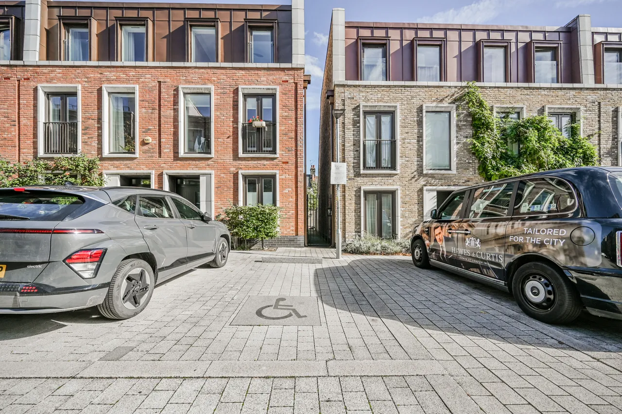 London, N17, photo 19
