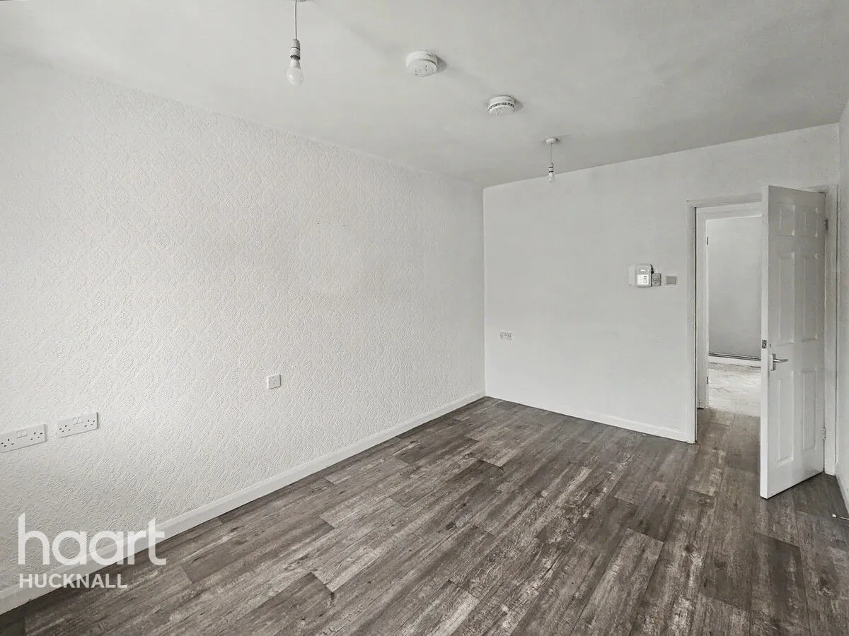 Wroughton Court, Nottingham, NG16, photo 2
