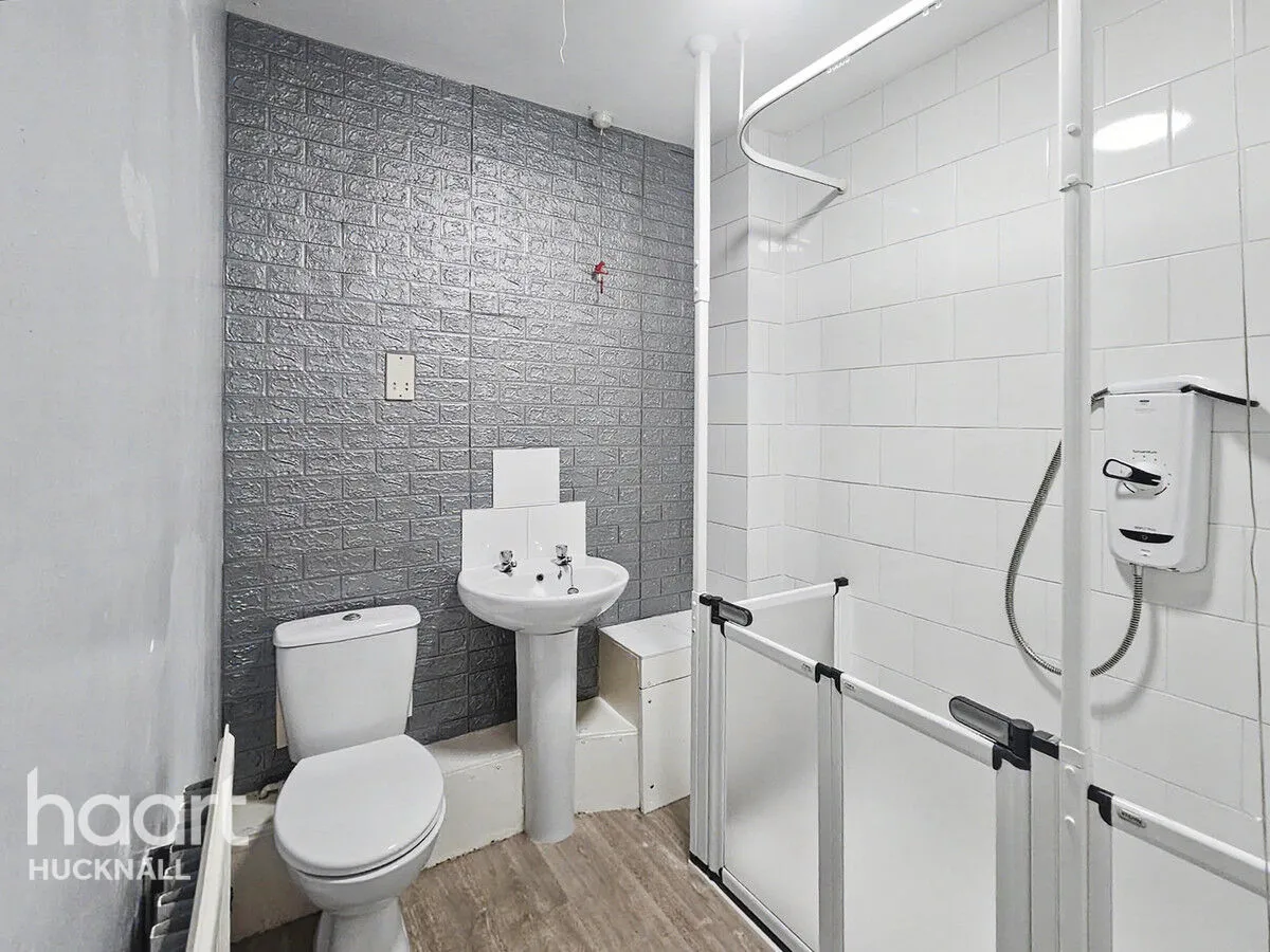 Wroughton Court, Nottingham, NG16, photo 4