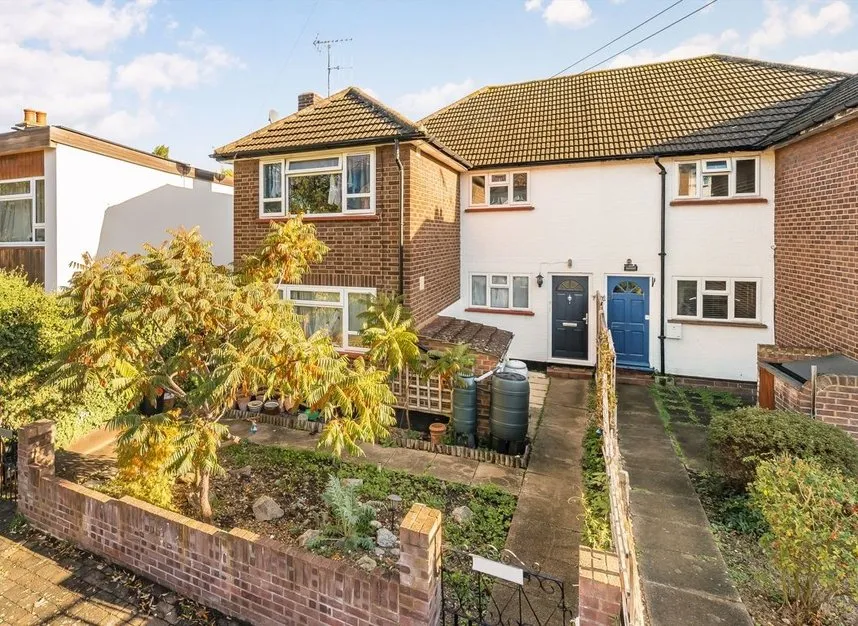 2 bed flat to rent, Manor Road, Twickenham, TW2