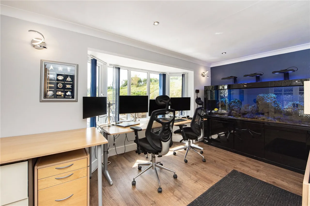 Gravel Hill, Clanfield, Waterlooville, Hampshire, PO8, photo 12