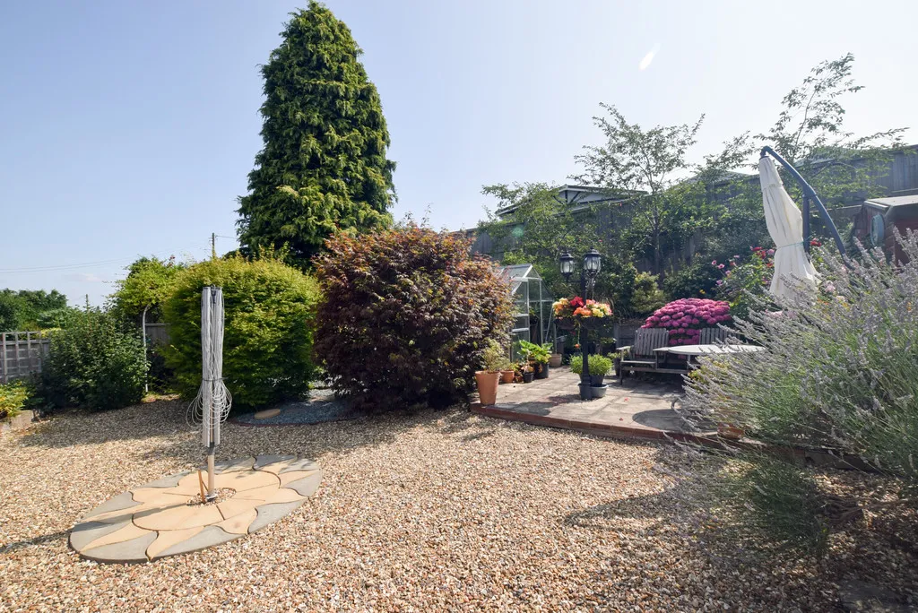 Shrubbery Road, Ketley Bank, photo 22