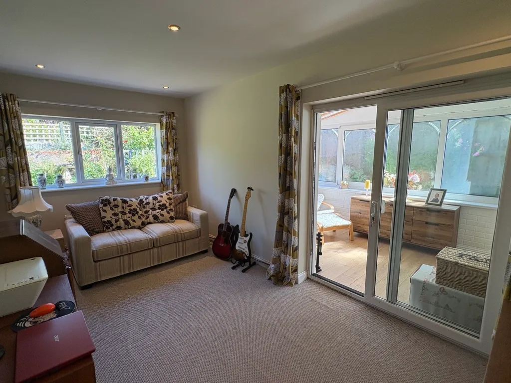 Shrubbery Road, Ketley Bank, photo 16
