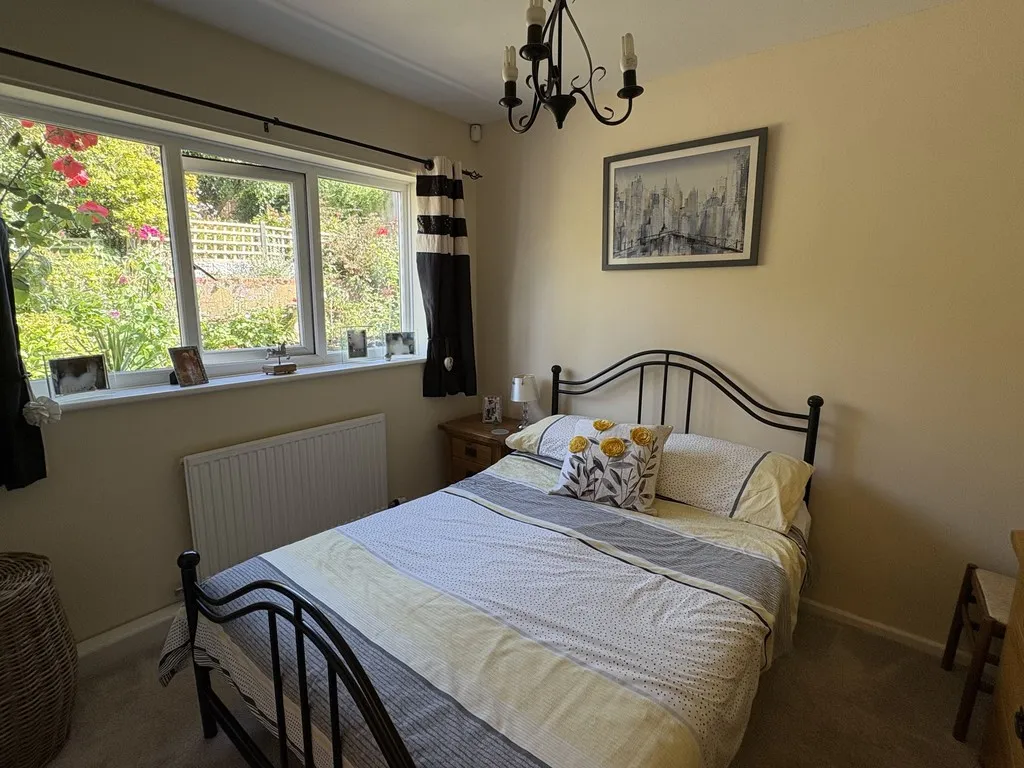 Shrubbery Road, Ketley Bank, photo 11