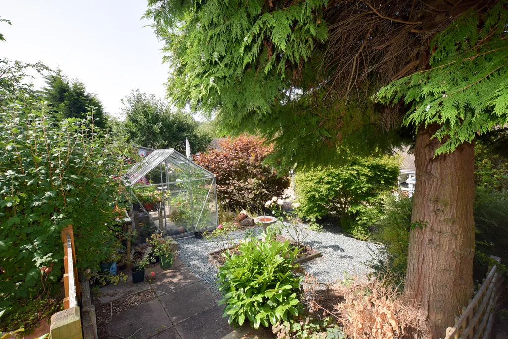 Shrubbery Road, Ketley Bank, photo 24